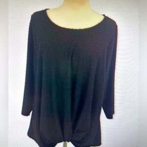 W5 Black Vintage Knobby Textured top. Size M.